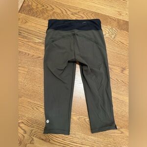 Lululemon Women's Smooth Stride Crop Leggings
